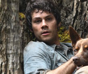 Dylan O'Brien dans Love and Monsters