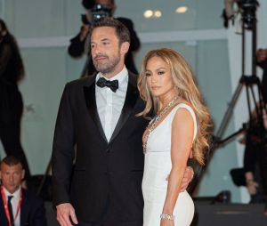 Jennifer Lopez et Ben Affleck posent au Festival de Venis le 10 septembre 2021