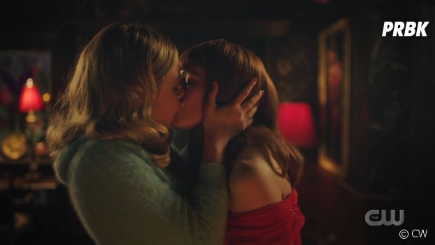 Riverdale saison 6 : le baiser entre Cheryl (Madelaine Petsch) et Betty (Lili Reinhart) a créé polémique, l'une des actrices a réagi !
