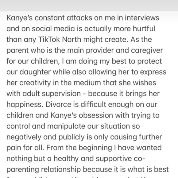 Kim Kardashian et Kanye West se clashent en plein divorce, par rapport à leur fille North.