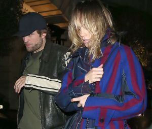 Robert Pattinson se confie couple avec Suki Waterhouse.