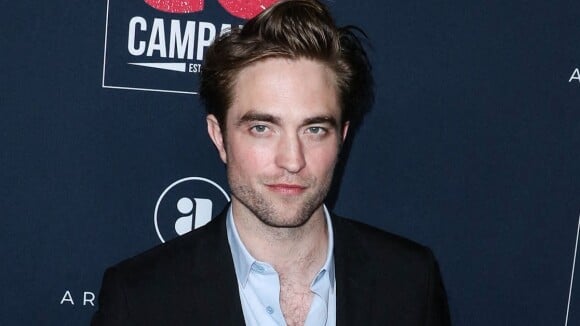 Robert Pattinson se confie sur son couple avec Suki Waterhouse : "Ma petite amie est très amusante"
