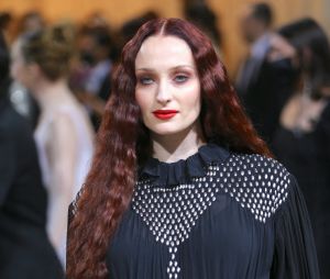 Sophie Turner enceinte de Joe Jonas : l'ex star de Game of Thrones confirme sa deuxième grossesse au MET Gala 2022 en dévoilant son baby bump !