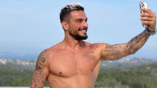 Julien Tanti (Les Marseillais au Mexique) complétement nu dans un épisode, les internautes choqués