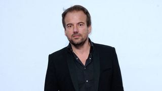 Plus belle la vie : Stéphane Henon (Boher) et Sacha Tarantovich (Irina) séparés ? Il s'affiche avec une jolie brune et choque les internautes
