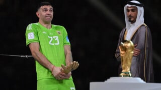 "Il n'a aucun respect" : Emiliano Martinez interdit de Coupe du Monde ? Des supporters français interpellent la FIFA
