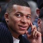 "Juste du one shot" : Kylian Mbappé très proche d'une ex-chroniqueuse de TPMP ?