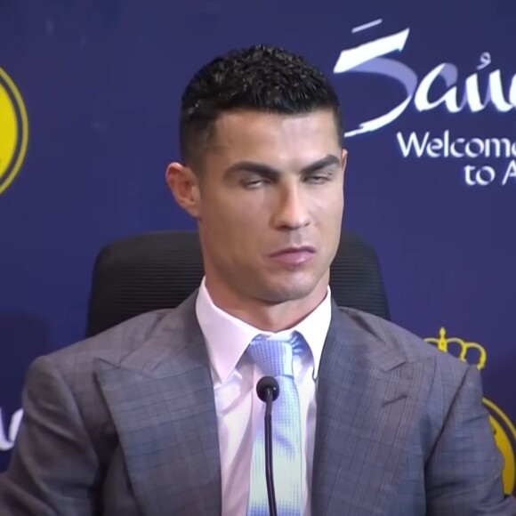 "Tellement gênant", "Il me fait de la peine" : les internautes défoncent l'hypocrisie de Cristiano Ronaldo durant sa conférence de presse