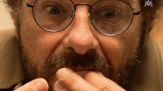 Patron Incognito : le boss déguisé perd ses dents face à une employée, le malaise est total