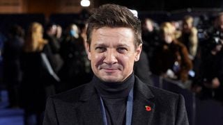 "C'est pire que ce qu'on imagine" : Jeremy Renner est sorti de l'hôpital après son accident mais les nouvelles ne sont pas bonnes