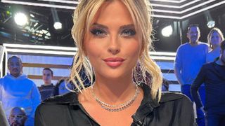 "Typiquement le syndrome de sal*pe à la retraite" : Jazz Correia clashe Kelly Vedovelli et ça fait mal