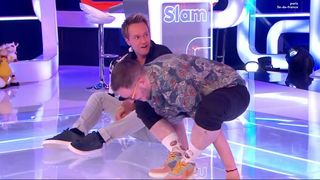 "J'ai déjà eu l'air idiot..." : Cyril Féraud veut imiter un candidat de Slam, mauvaise idée !