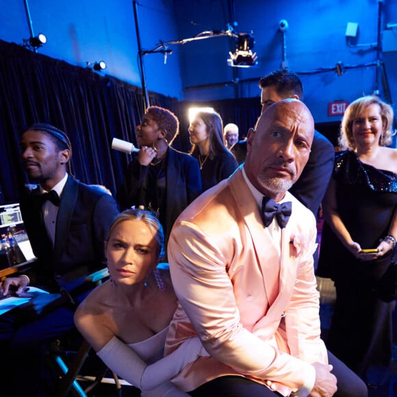 Emily Blunt et Dwayne Johnson en backstage de la 95ème édition de la cérémonie des Oscars à Los Angeles au Dolby Theater le 12 mars 2023.  Celebs during the live ABC telecast of the 95th Oscars® at the Dolby® Theatre at Ovation Hollywood on Sunday, March 12 