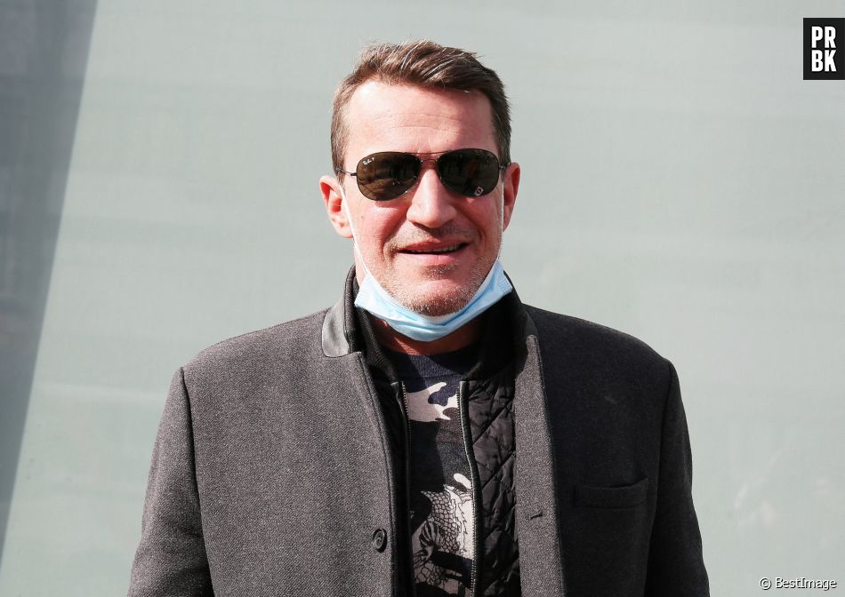 Benjamin Castaldi quitte les studios de RMC à Paris, France, le 25 février 2021. © Panoramic/Bestimage