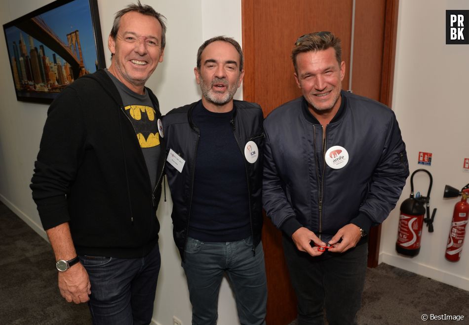 Jean-Luc Reichmann , Bruno Solo et Benjamin Castaldi lors de la 13ème édition du Charity Day dans la salle des marchés d'Aurel BGC dans le quartier de la Bourse à Paris le 11 septembre 2017. De l’ouverture des marchés ce matin, à leur clôture ce soir, ce sont plus d’une cinquantaine de personnalités françaises qui se sont relayées dans la salle des marchés d’Aurel BGC dans le quartier de la Bourse à Paris. Toutes étaient là pour tenter de lever un maximum de fonds pour leur association respective -7 réunies aujourd’hui- dans le cadre du Charity Day. Cet évènement est organisé depuis 2004 dans les 20 bureaux du groupe basé à New York, le jour du 11 septembre, en commémoration des 658 employés de BGC Partners et des 61 employés d’Eurobrokers qui ont péri dans l’attentat des tours du World Trade Center à New-York en 2001. En 13 éditions, pas moins de 135 millions de dollars ont été redistribués à l’échelle internationale (12 millions de dollars pour l’année 2016 uniquement). Et en ce jour particulier, ce sont les parrains et marraines célèbres des associations qui ont décroché les téléphones pour passer des ordres sur les marchés en bourse, chaperonnés pour l’occasion par les équipes d'Aurel BGC. Au terme de la journée, l’intégralité du chiffre d’affaires réalisé est reversée aux 7 associations. © Veeren / Bestimage