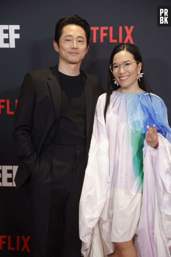 Steven Yeun et Ali Wong à la première du film "Beef at Tudum" à Los Angeles, le 30 mars 2023.  Celebrities at the premiere of "Beef at Tudum" in Los Angeles. March 30th, 2023. 