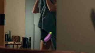 Prothèse ou vrai sexe ? L'acteur principal de la série la plus hot de Netflix révèle la vérité sur sa scène nue