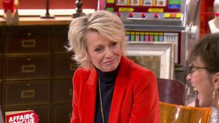 "Oh là !" : Sophie Davant à deux doigts de chuter, une experte d'Affaire conclue perd ses moyens