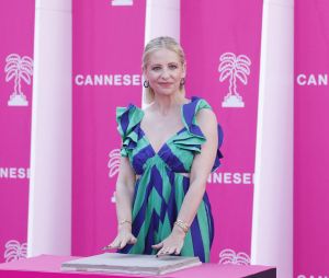 Sarah Michelle Gellar ("Buffy contre les vampires") laisse ses empreintes lors du festival Canneseries à Cannes, le 19 avril 2023. L'actrice américaine recevra à cette occasion le prix Canal + Icon Award. © Denis Guignebourg / Bestimage