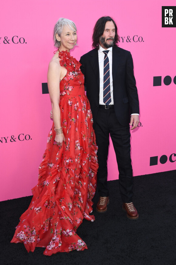 Alexandra Grant, Keanu Reeves - Arrivées au photocall de la soirée "The Geffen Contemporary" au musée d'Art contemporain (MOCA) de Los Angeles, Californie, Etats-Unis, le 15 avril 2023.  Celebs attend the MOCA Gala 2023 at The Geffen Contemporary at MOCA on April 15, 2023 in Los Angeles, California. 