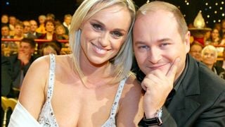 "Il a uriné devant tout le monde" : le plus gros dérapage de La méthode Cauet jamais diffusé, Cécile de Ménibus balance
