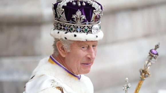 Malaise extrême en plein couronnement de Charles III : ce membre de la famille royale s'est endormi et tout le monde l'a grillé