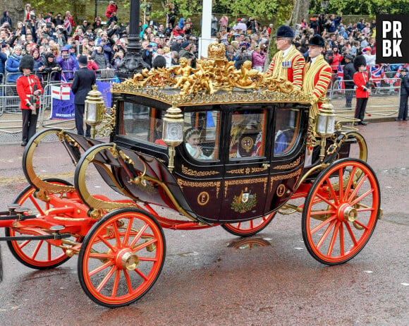 Le prince William, prince de Galles, et Catherine (Kate) Middleton, princesse de Galles - Sortie de la cérémonie de couronnement du roi d'Angleterre à l'abbaye de Westminster de Londres le 6 mai 2023. 