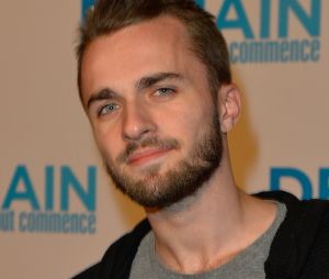 Squeezie (Lucas Hauchard) - Avant première du film "Demain tout commence" au Grand Rex à Paris le 28 novembre 2016. © Coadic Guirec/Bestimage