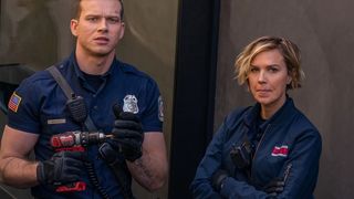 "C'est un duo très amusant à suivre" : Buck et Lucy bientôt en couple dans la série 9-1-1 ? Oliver Stark se confie sur leur relation