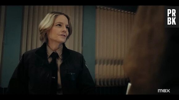 On imagine tout le malaise qui envahit cette scène, entre cet homme adulte et cette ado. A ce moment-là, la mère de Jodie Foster est absente. C'est son agent qui va réagir lorsque l'actrice va tout lui raconter. "Il est allé dans le bureau de ce producteur et lui a mis un coup de poing au visage !", conclut-elle dans cette vidéo.
Les images de la bande-annonce de la série "True Detective - Saison 4" avec Jodie Foster.