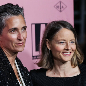 Alexandra Heddison et sa femme Jodie Foster au photocall de la soirée "L.A. Dance Project 2021 Gala" à Los Angeles, le 17 octobre 2021.