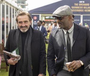 Idris Elba ("Luther") au Festival de Cheltenham 2023, à l'occasion de la "Gold Cup Day", le 17 mars 2023. 