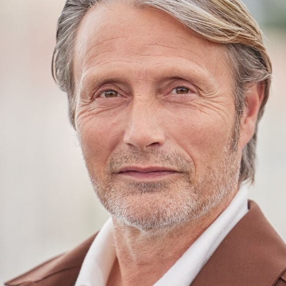Mads Mikkelsen au photocall de "Indiana Jones et le cadran de la destinée" lors du 76ème Festival International du Film de Cannes, le 19 mai 2023. © Jacovides / Moreau / Bestimage