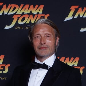 Mads Mikkelsen - Photocall de la soirée "Indiana Jones et le cadran de la destinée" au Carlton Beach à Cannes, lors du 76ème Festival International du Film de Cannes. Le 18 mai 2023 © Christophe Clovis / Bestimage