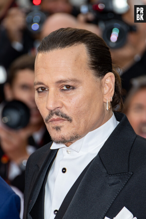 Johnny Depp - Montée des marches du film « Jeanne du Barry » pour la cérémonie d’ouverture du 76ème Festival International du Film de Cannes, au Palais des Festivals à Cannes. Le 16 mai 2023 © Jacovides-Moreau / Bestimage