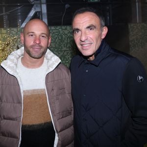 L'animateur souhaite se consacrer pleinement à ses divertissements du samedi soir : il sera prochainement à la tête de nouvelles saisons de The Voice Kids et de Star Academy
Exclusif - Franck Gastambide, Nikos Aliagas à la Winter Party au rooftop Skybar Paris à l'hôtel Pullman Montparnasse à Paris le 6 décembre 2022. © Rachid Bellak / Bestimage