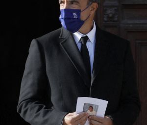 Nikos Aliagas - Sorties des obsèques de Etienne Mougeotte en l'église Saint-François-Xavier à Paris. Le 13 octobre 2021 © Jacovides-Clovis / Bestimage