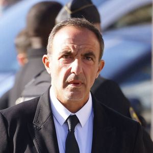 Nikos Aliagas à la messe funéraire en hommage à Bernard Tapie en l'église Saint-Germain-des-Prés à Paris. Le 6 octobre 2021 © Jacovides-Moreau / Bestimage