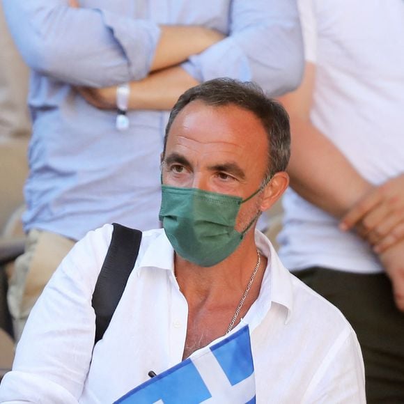 Nikos Aliagas dans les tribunes des Internationaux de France de Roland Garros à Paris le 11 juin 2021. © Dominique Jacovides / Bestimage