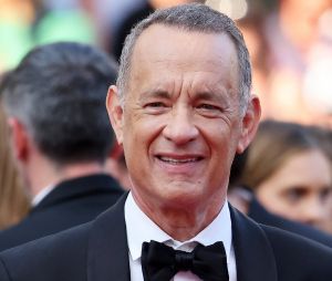 Tom Hanks - Montée des marches du film « Asteroid City » lors du 76ème Festival International du Film de Cannes, au Palais des Festivals à Cannes. Le 23 mai 2023 © Jacovides-Moreau / Bestimage  Red carpet of the movie « Asteroid City » during the 76th Cannes International Film Festival at the Palais des Festivals in Cannes, France. On may 23th 2023 