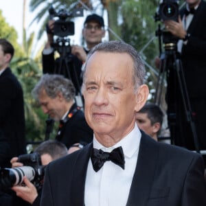 Tom Hanks - Montée des marches du film « Asteroid City » lors du 76ème Festival International du Film de Cannes, au Palais des Festivals à Cannes. Le 23 mai 2023 © Olivier Borde / Bestimage  Red carpet of the movie « Asteroid City » during the 76th Cannes International Film Festival at the Palais des Festivals in Cannes, France. On may 23th 2023 