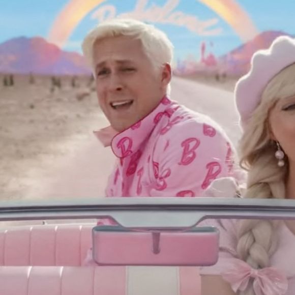 La première bande-annonce complète officielle du prochain film Barbie avec Margot Robbie et Ryan Gosling. © Warner Bros/JLPPA/Bestimage  The official full first trailer for the upcoming live action Barbie film starring Margot Robbie and Ryan Gosling. 