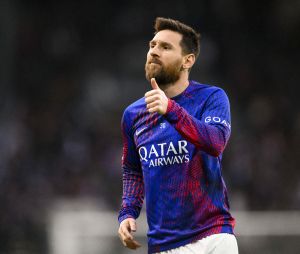 Echauffement des joueurs du PSG Lionel Leo Messi (PSG) - Match de football Ligue 1 Uber Eats Angers Vs PSG (Paris Saint-Germain) 0-2 à Angers le 21 avril 2023. © JB Autissier / Panoramic / Bestimage  Football - League 1 Uber Eats - Angers Vs PSG (0-2) in Angers on 21/04/2023 