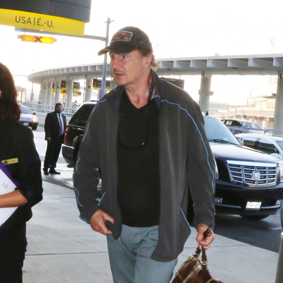 Exclusif - Liam Neeson quitte l'aeroport de Toronto apres avoir assiste au festival du film de Toronto, le 11 septembre 2013 