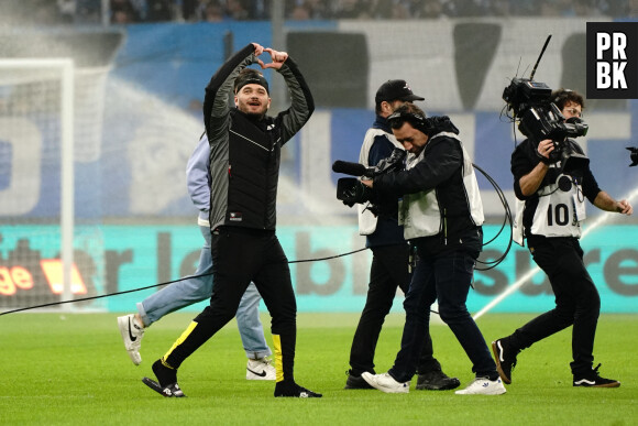 Le rappeur marseillais Jul lors du mMatch de championnat de Ligue 1 Uber Eats opposant l'Olympique Marseille (OM) au FC Lorient at Stade Velodrome à Marseille, France, le 14 janvier 2023. OM won 3-1. © Norbert Scanella/Panoramic/Bestimage