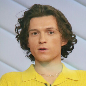 Mark Wahlberg et Tom Holland font la promotion de leur dernier film "Uncharted" sur le plateau de l'émission "Good Morning America" à New York le 17 février 2022.