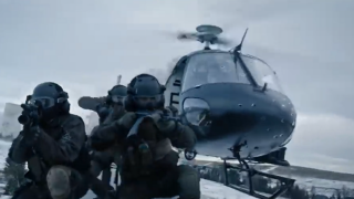 Nouveautés Netflix : le retour en force de Chris Hemsworth et la série mêlant sexe, violence et aventure