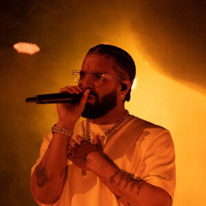 Drake sur scène. Personnalités à la soirée Pré Superbowl de Drake au Hanger 1 à Scottsdale le 10 février 2023.