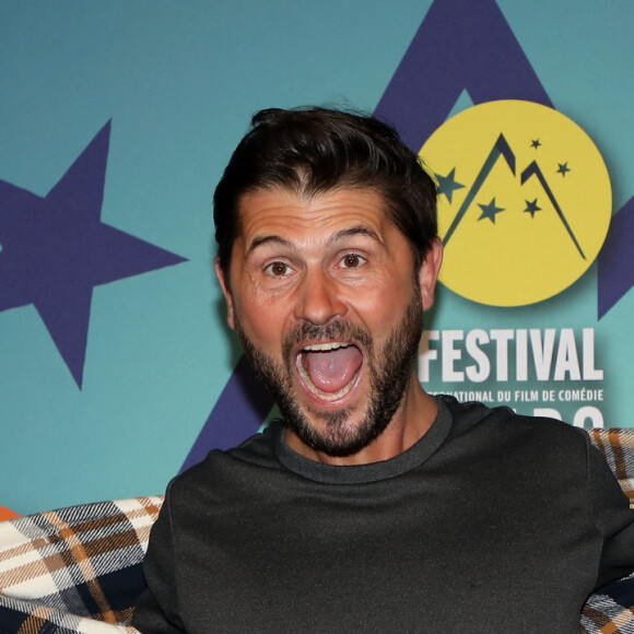 Christophe Beaugrand - Photocall lors de la 26ème édition du festival international du film de comédie de l'Alpe d'Huez le 17 janvier 2023. © Dominique Jacovides / Bestimage