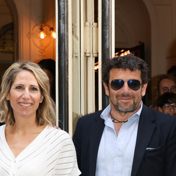 Cyril Hanouna, Maud Fontenoy, Patrick Bruel et Denis Brogniart à la cérémonie de remise des prix pédagogiques pour l'Océan de la Maud Fontenoy Foundation le 8 juin 2023 au cœur du magnifique Théâtre de l’Oeuvre. © Coadic Guirec / Bestimage